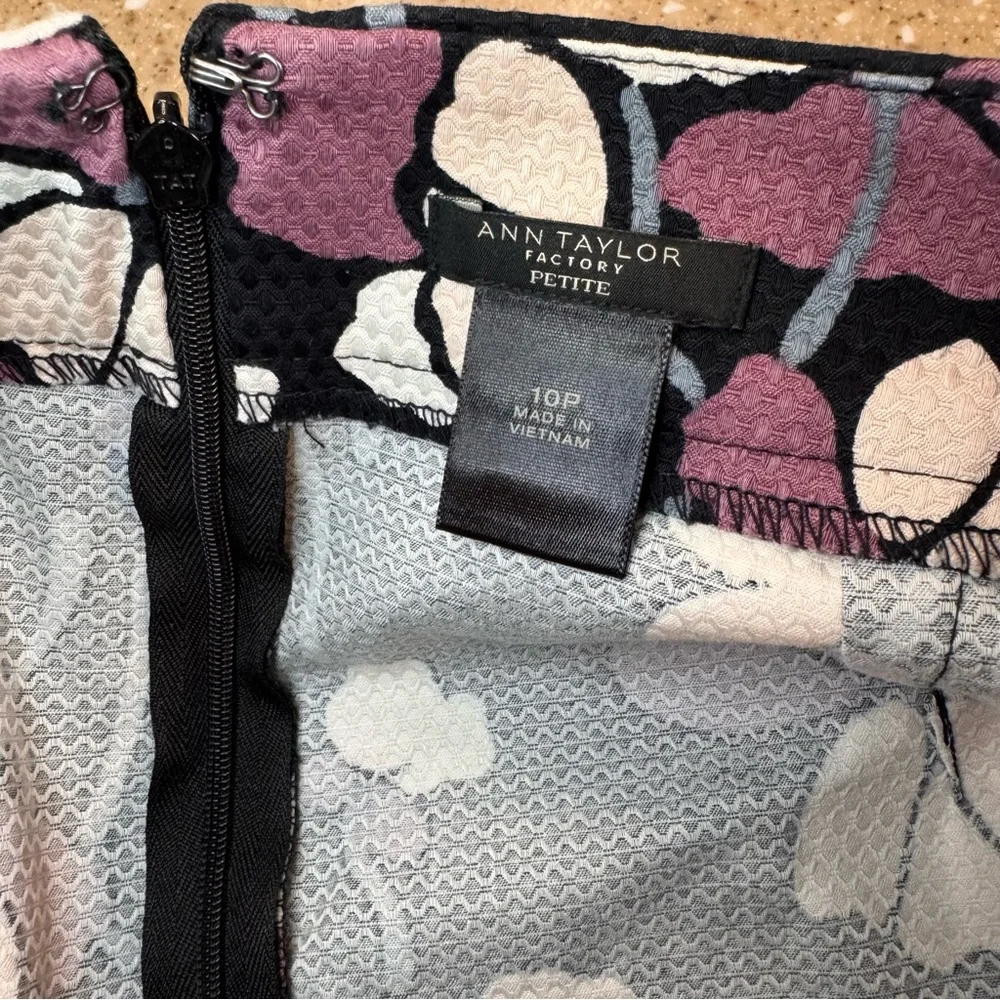 Ann Taylor Petite Women’s Floral Mini Skort Size 10P - Picture 4 of 6